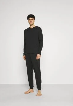 Pier One Pyjama - Black 10 Pier One Pyjama - Black -Pier One 1dcc3565a04b4ec1b2fda5221a610a51