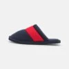 Pier One Unisex - Pantoffels - Dark Blue/Red 2 Pier One Unisex - Pantoffels - Dark Blue/Red -Pier One 235bd992fafa4c2c861f165a2a5d1e04