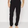 Pier One Pyjamabroek - Black 2 Pier One Pyjamabroek - Black -Pier One 878fbafb674c47a58dfd052574a2cb61