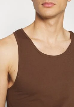 Pier One 3Pck Skin Tone Rib Vest- Hemd - Brown 11 Pier One 3Pck Skin Tone Rib Vest- Hemd - Brown -Pier One 9f31fc2f68bd4a4785af045b430b1d83