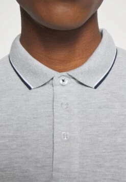 Pier One 2 Pack - Poloshirt - Light Grey/Dark Blue 16 Pier One 2 Pack - Poloshirt - Light Grey/Dark Blue -Pier One c3bb09835bf34c2294b3a57360c769aa